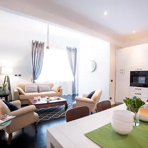 rent-in-rome-iv-novembre.it-romehotels.com/